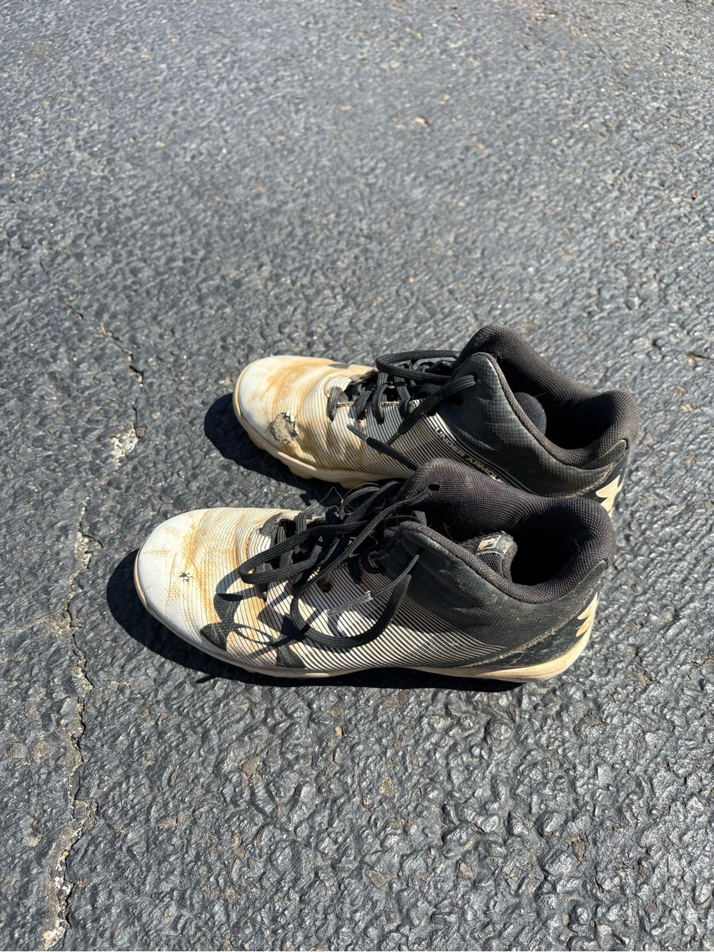 Boys Under Armour cleats